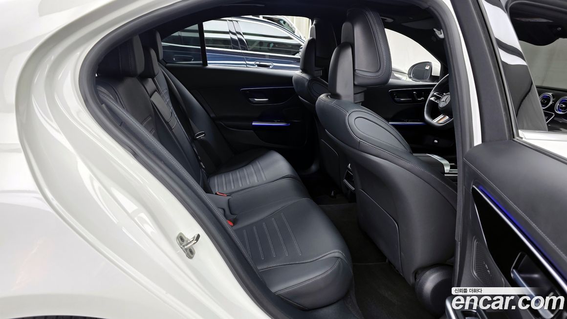 Mercedes-Benz C-Class 2025