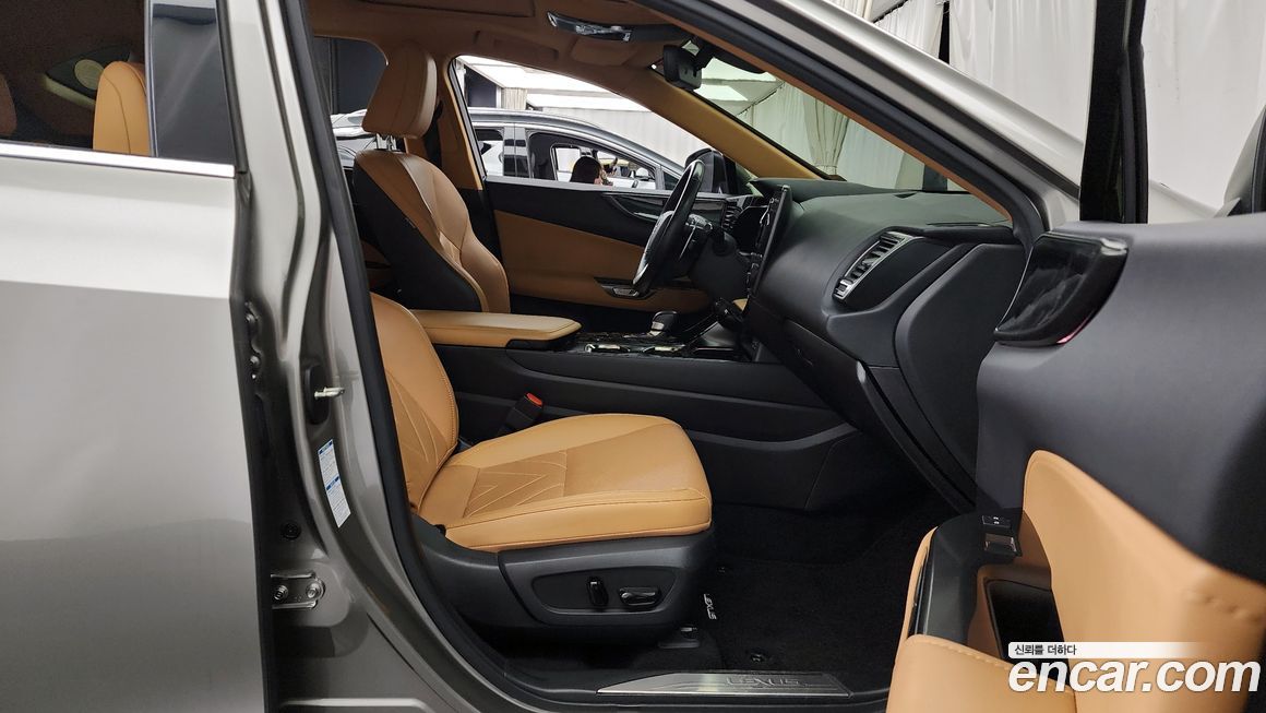 Lexus NX 2023