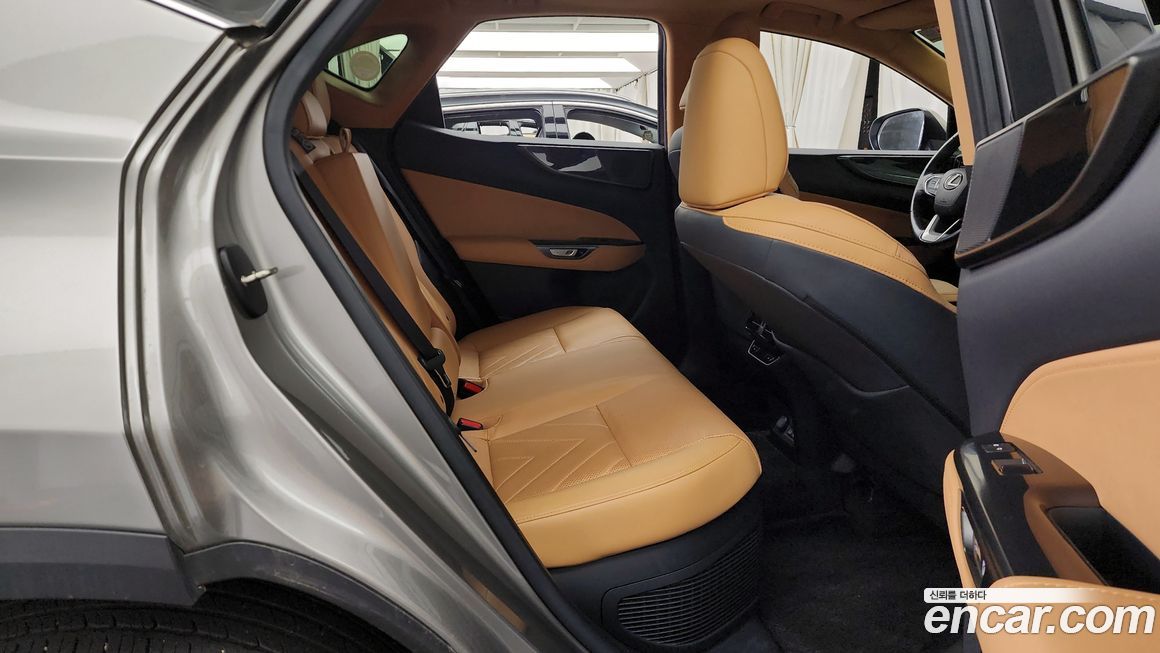 Lexus NX 2023