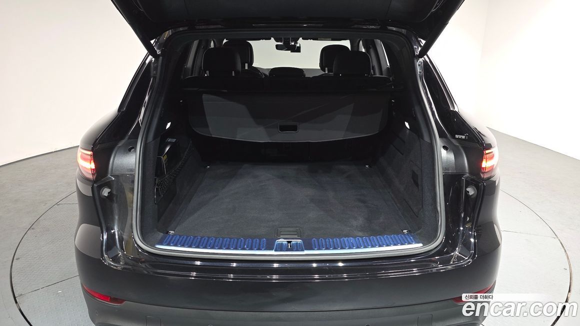 Porsche Cayenne 2021