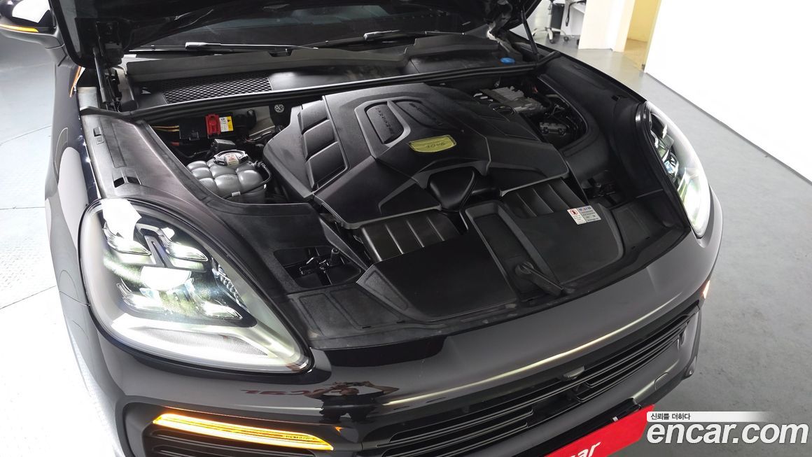 Porsche Cayenne 2021