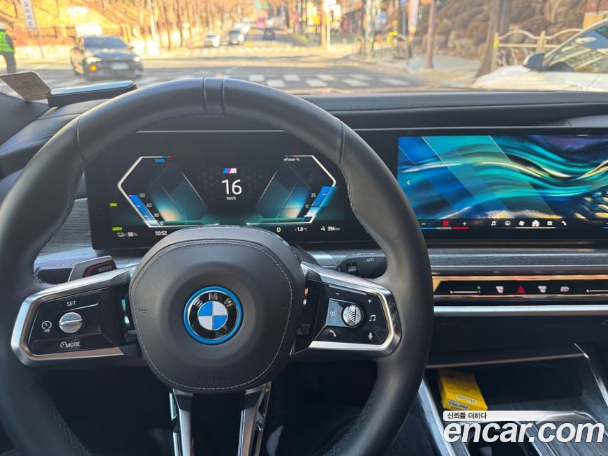 BMW i7 2024