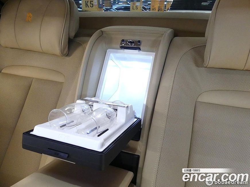 Rolls-Royce Ghost 2023