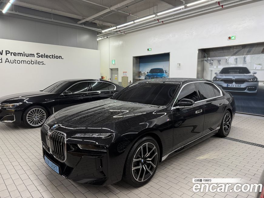 BMW i7 2024
