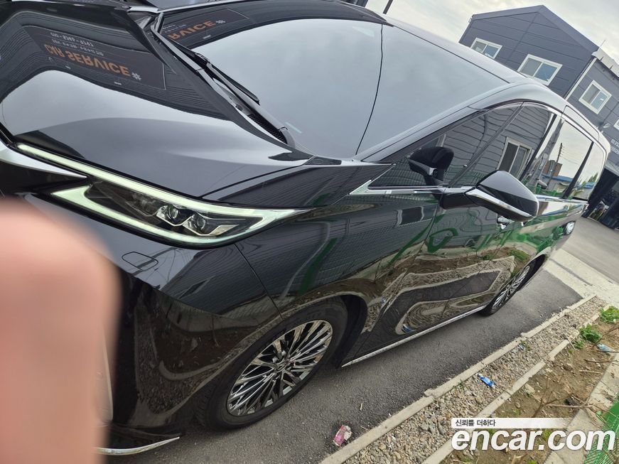 Lexus LM 2025