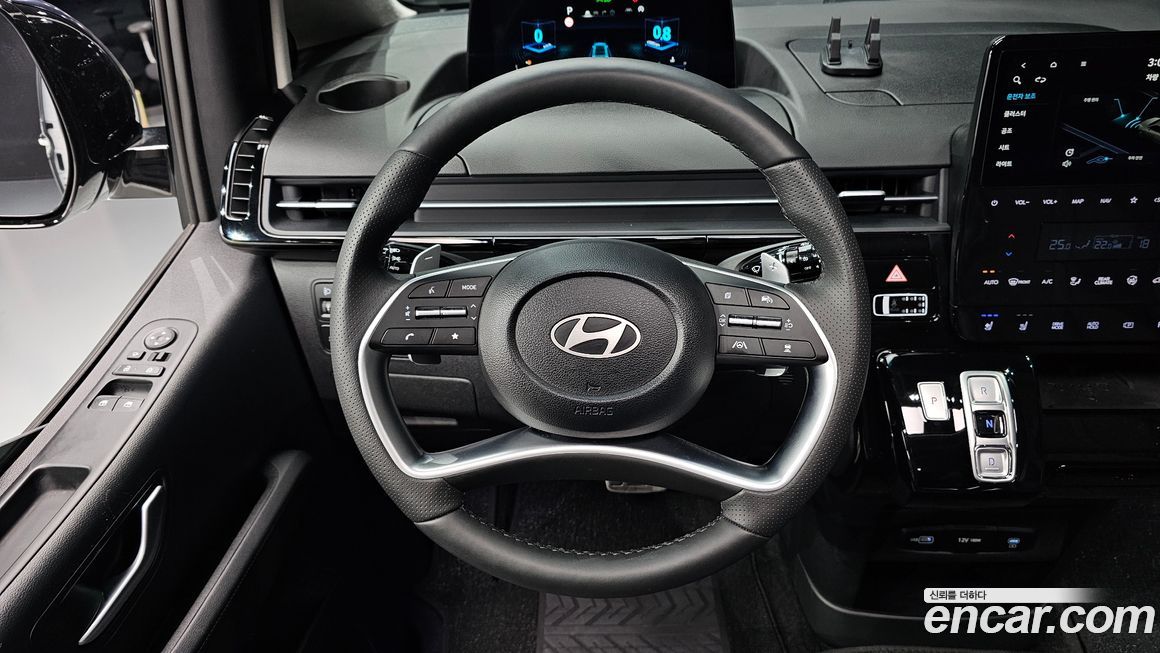 Hyundai Staria 2025