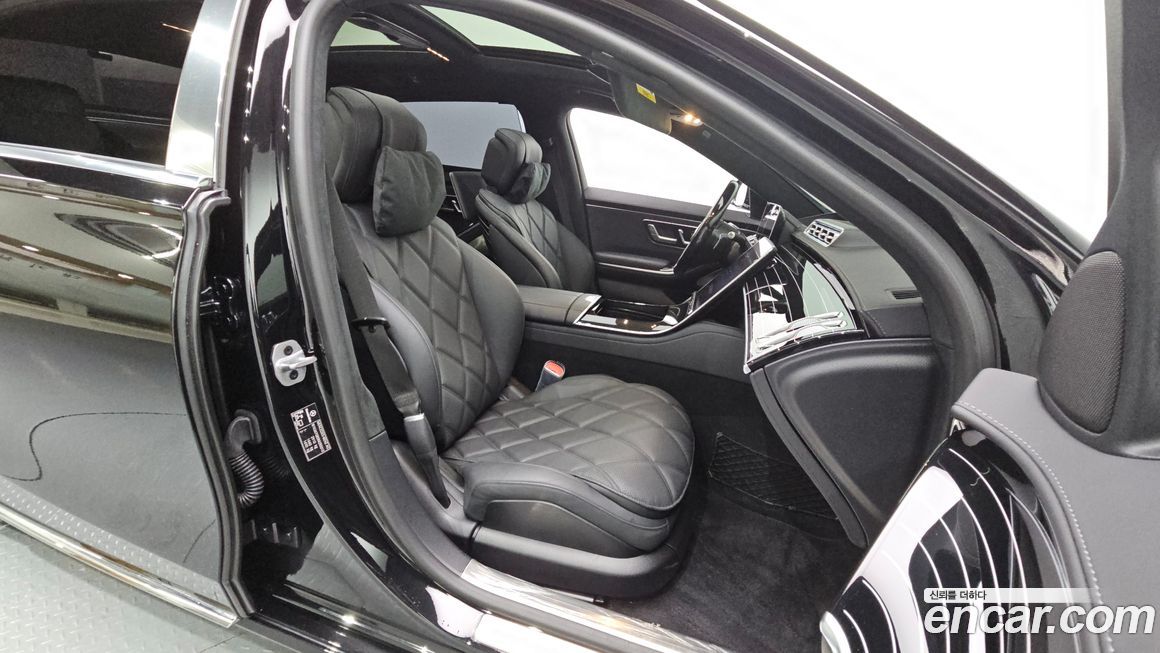 Mercedes-Benz S-Class 2024