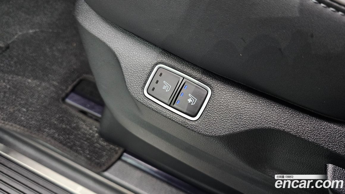 Hyundai Staria 2025