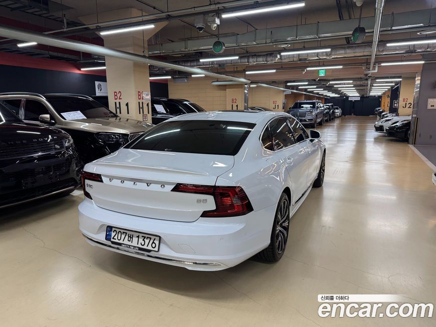 Volvo S90 2024