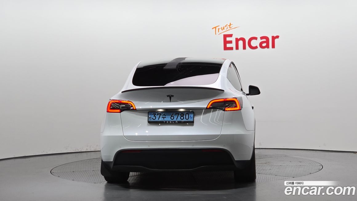 Tesla Model Y 2021