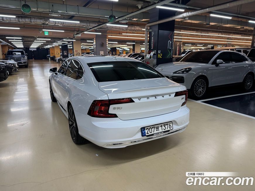Volvo S90 2024