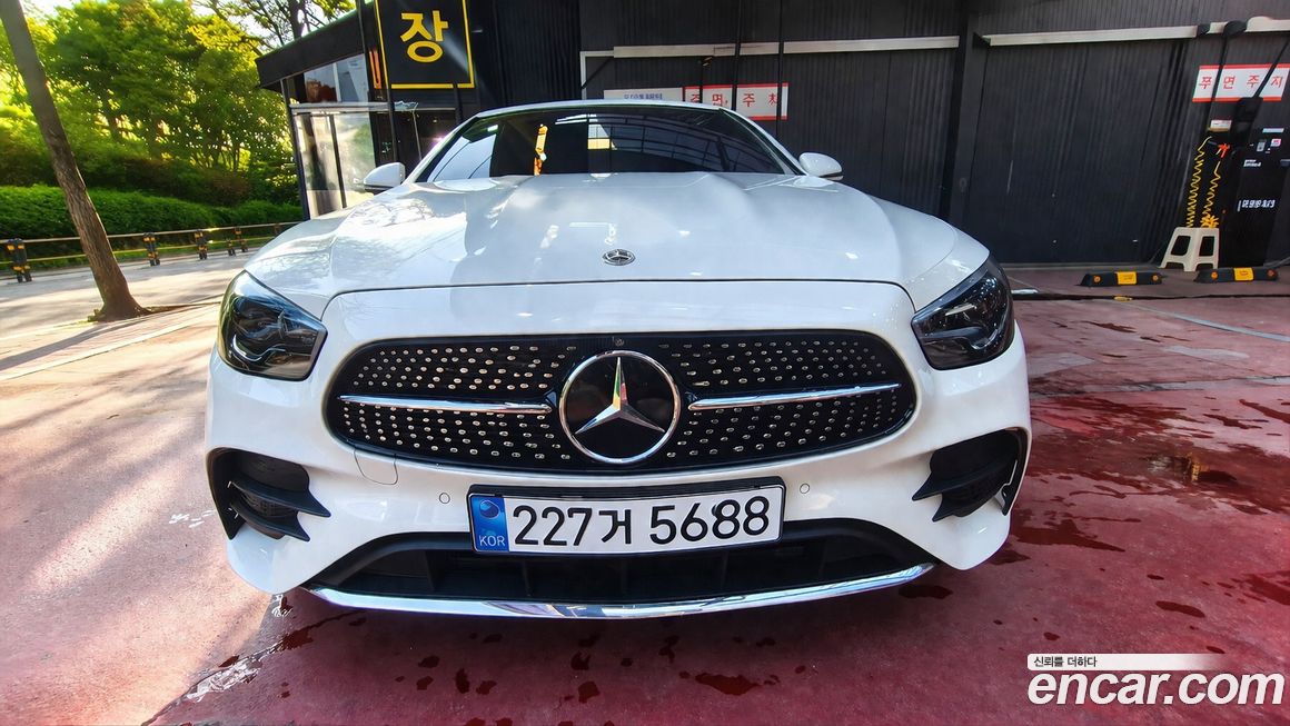 Mercedes-Benz E-Class 2022