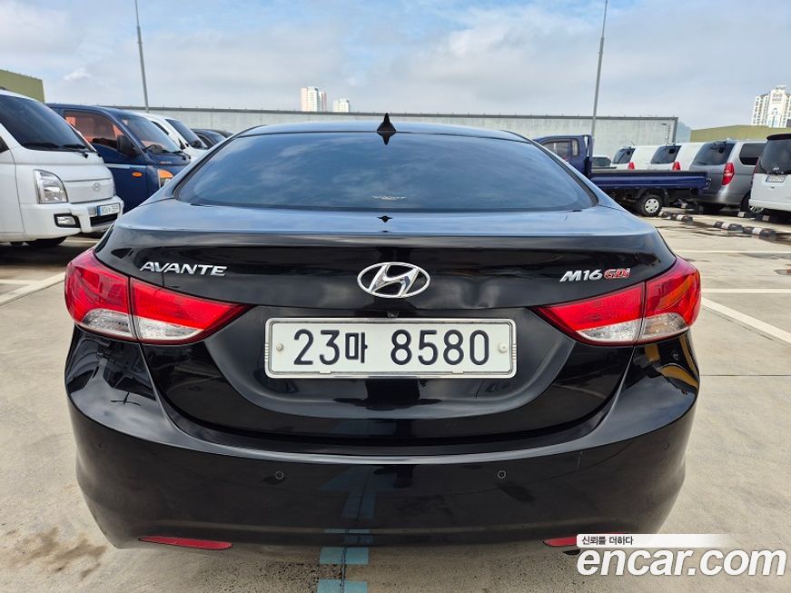Hyundai AVANTE 2012