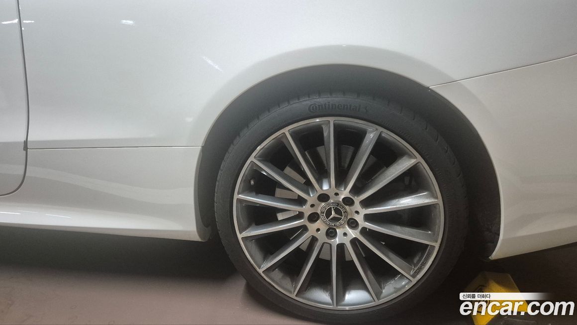 Mercedes-Benz E-Class 2022