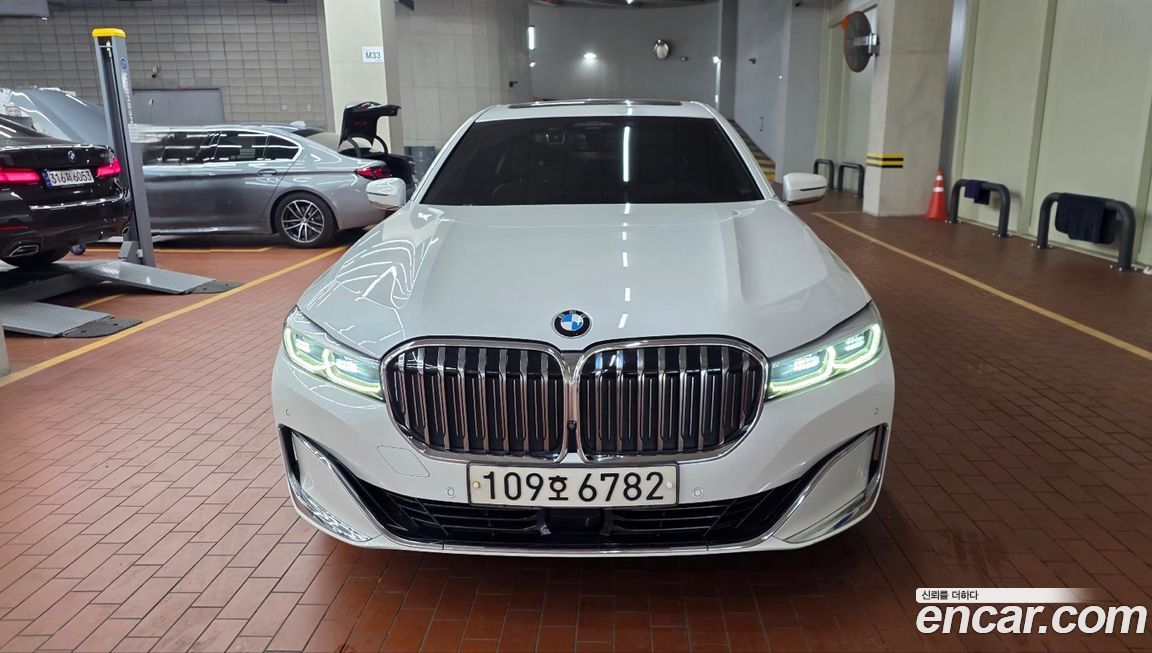 BMW 7-Series 2021