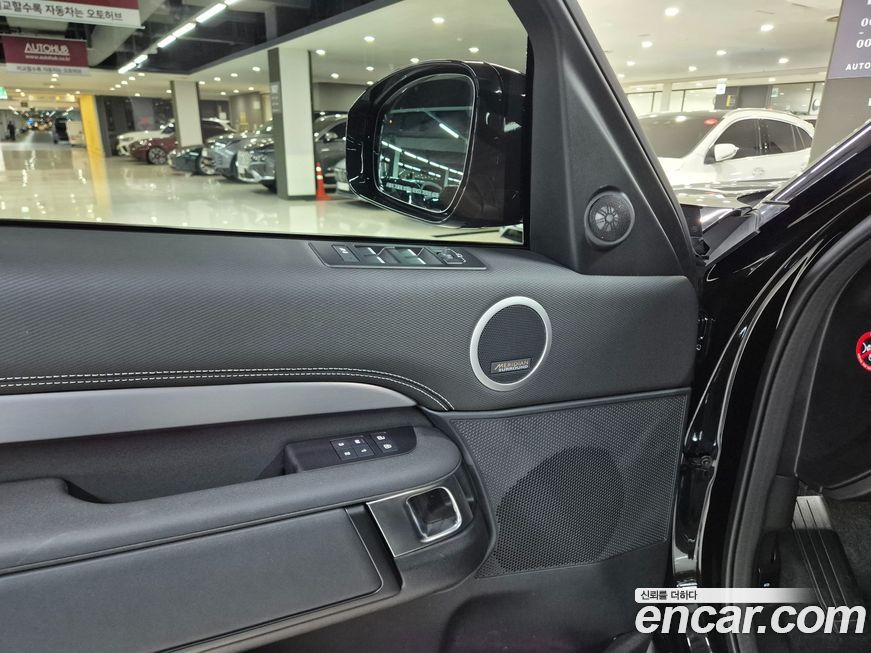 Land Rover Discovery 2025