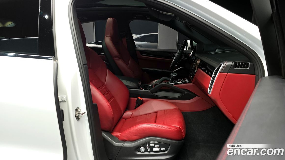 Porsche Cayenne 2021