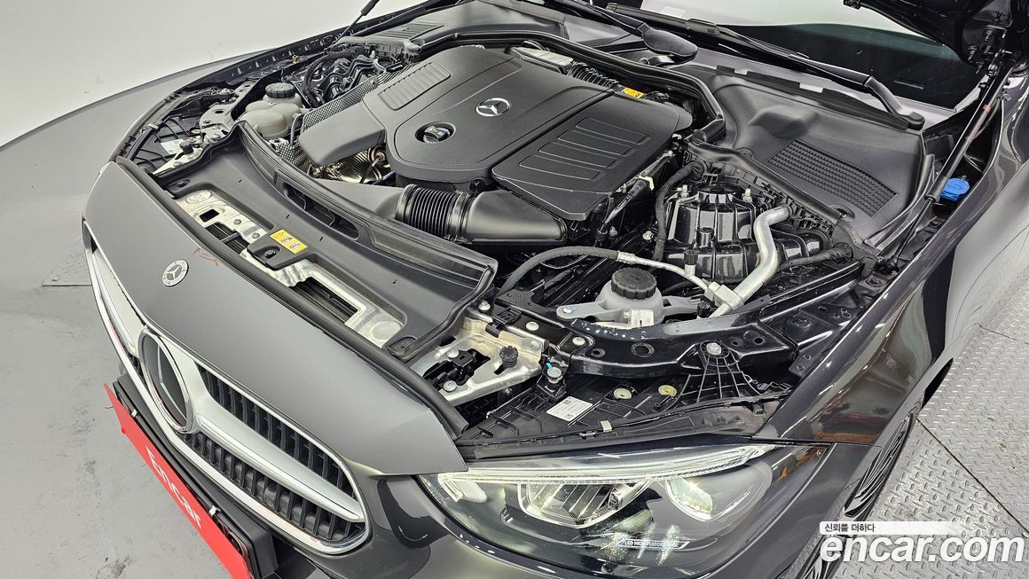 Mercedes-Benz C-Class 2024