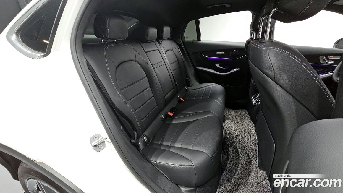 Mercedes-Benz GLC-Class 2021