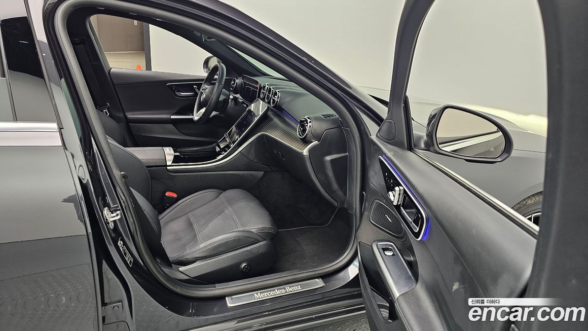 Mercedes-Benz C-Class 2024