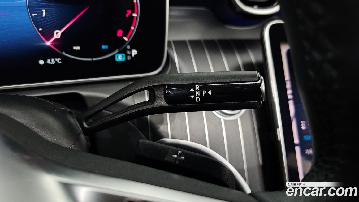 Mercedes-Benz C-Class 2024