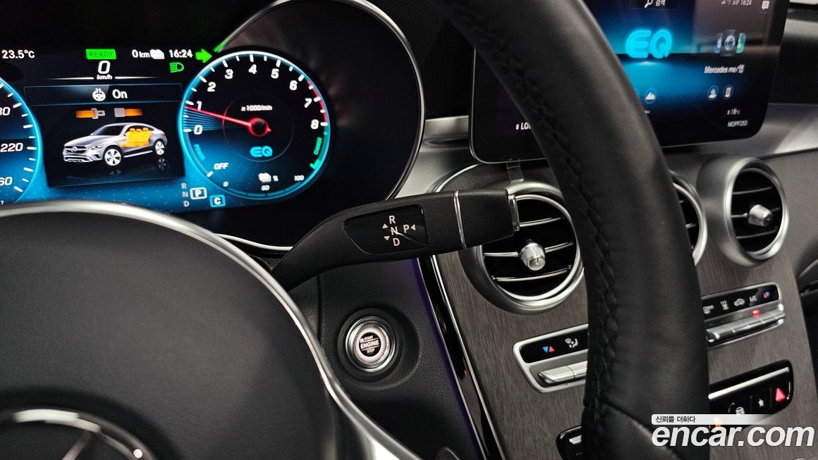 Mercedes-Benz GLC-Class 2021