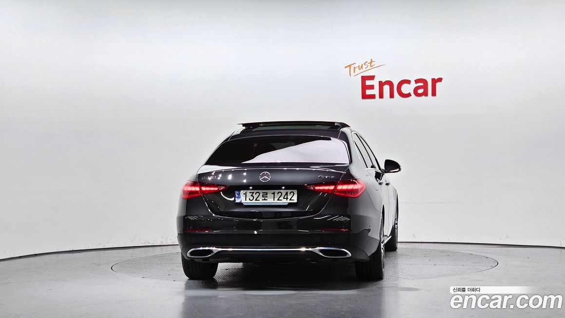 Mercedes-Benz C-Class 2024