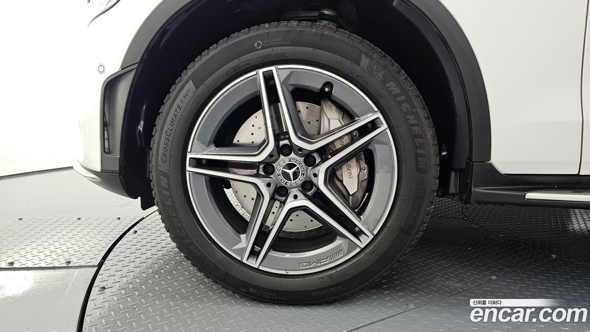 Mercedes-Benz GLC-Class 2021