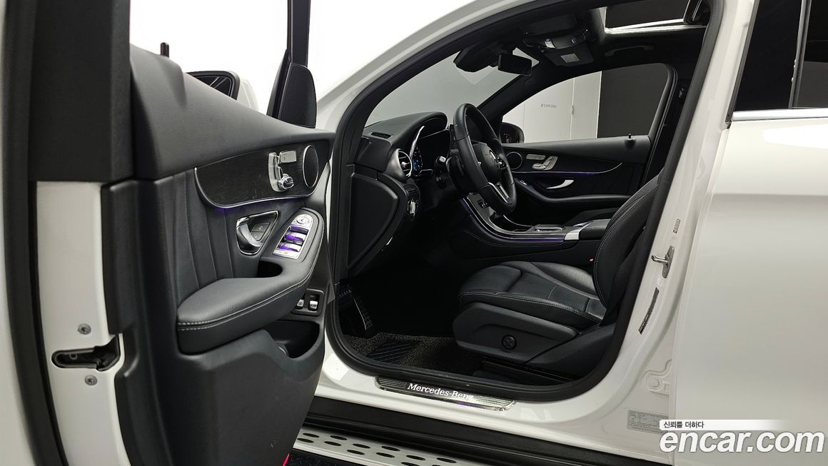 Mercedes-Benz GLC-Class 2021