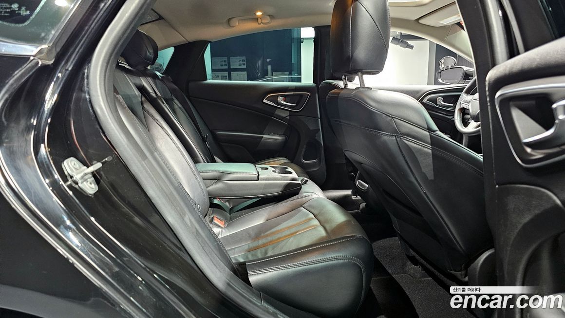Chrysler 200 2015