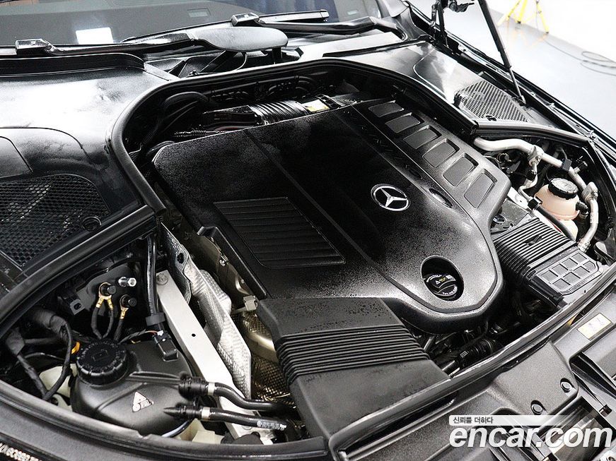 Mercedes-Benz S-Class 2023