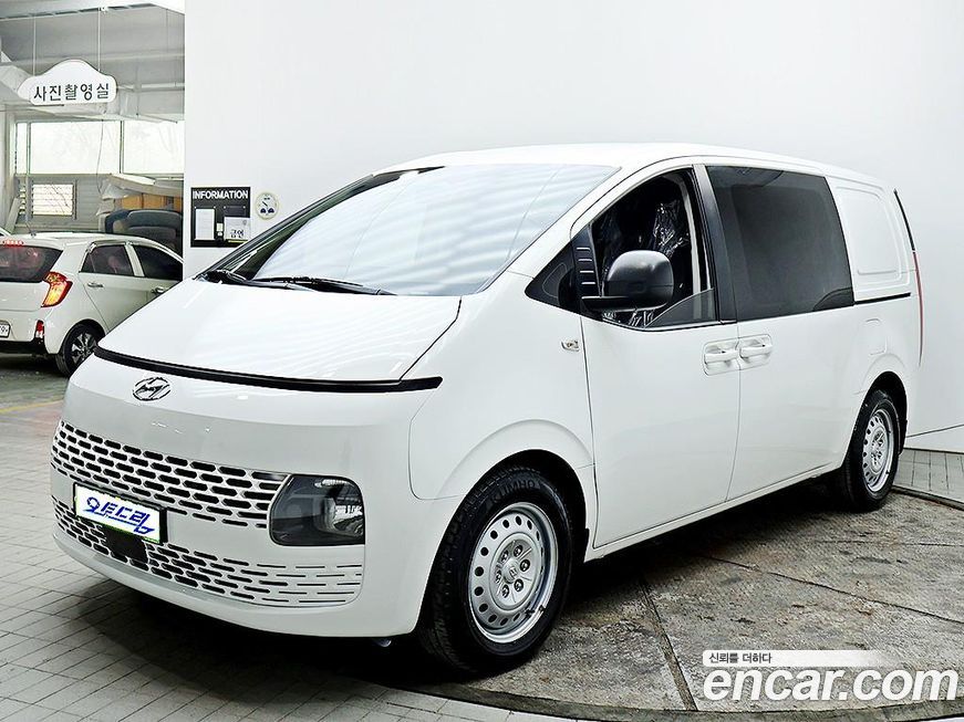 Hyundai Staria 2023