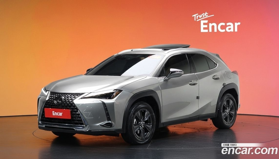 Lexus UX 2024