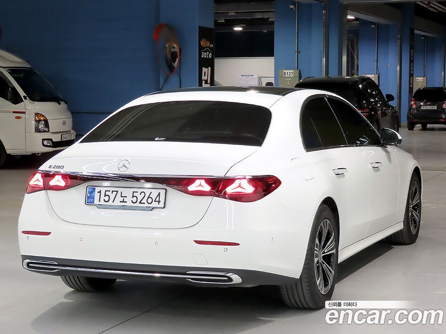 Mercedes-Benz E-Class 2025