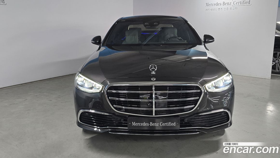 Mercedes-Benz S-Class 2025
