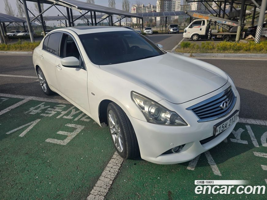 Infiniti G 2010