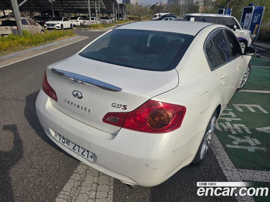 Infiniti G 2010