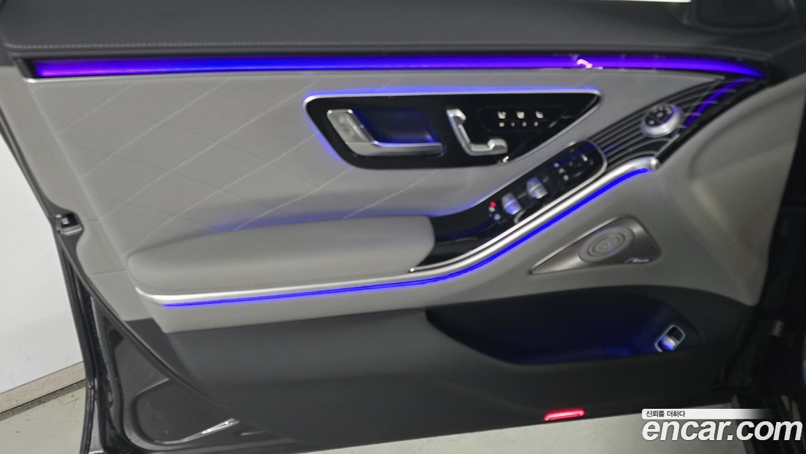 Mercedes-Benz S-Class 2025