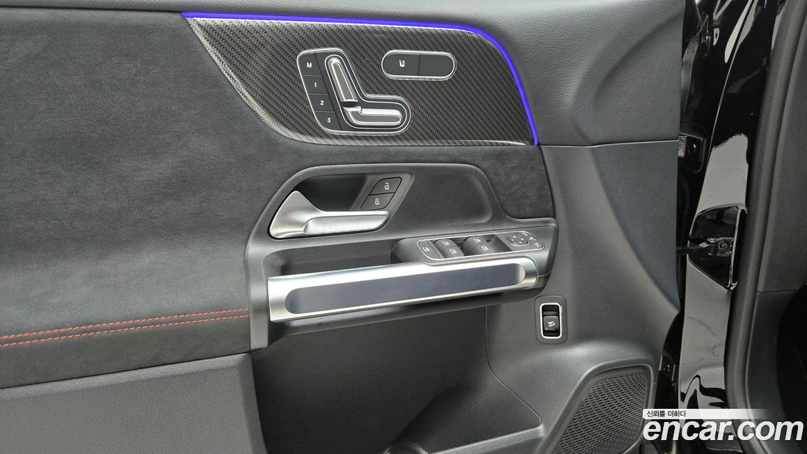 Mercedes-Benz GLB-Class 2025