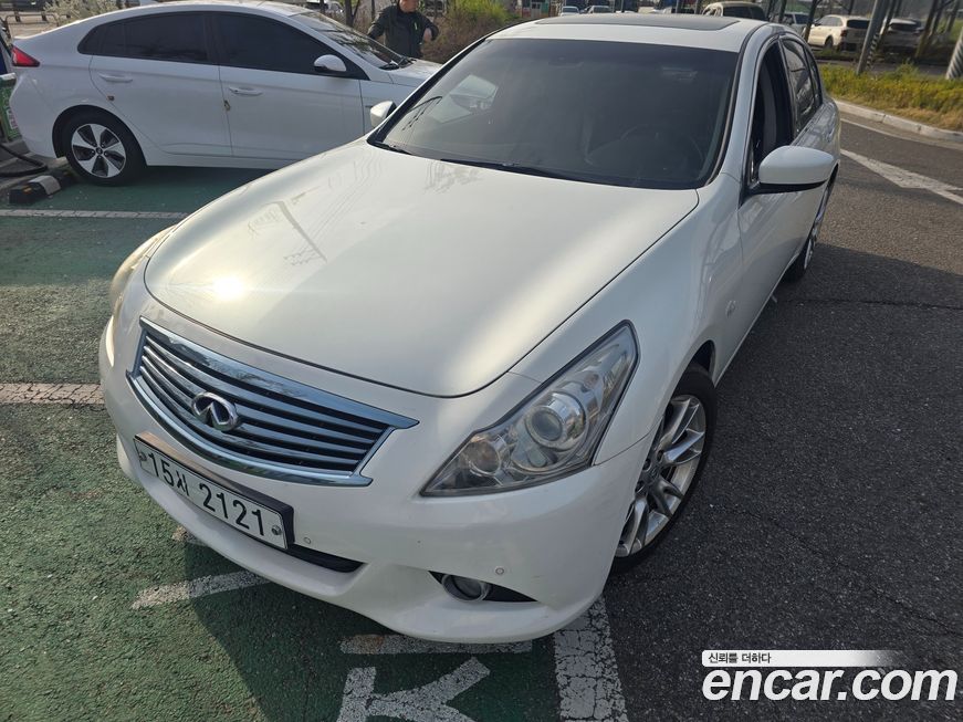 Infiniti G 2010