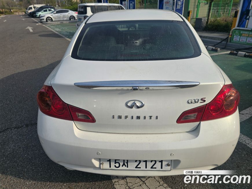 Infiniti G 2010