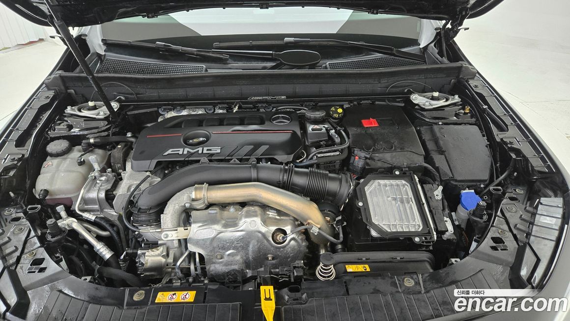 Mercedes-Benz GLB-Class 2025