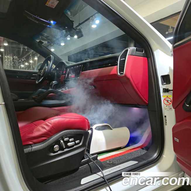 Porsche Cayenne 2021