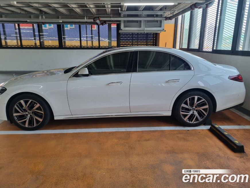 Mercedes-Benz E-Class 2024