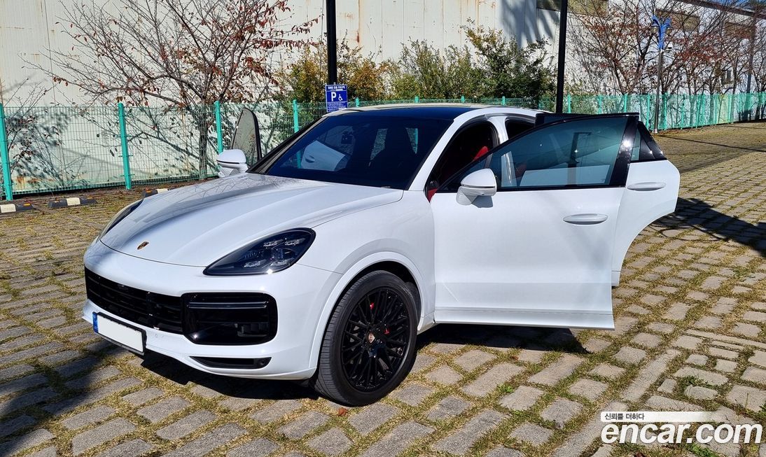 Porsche Cayenne 2021