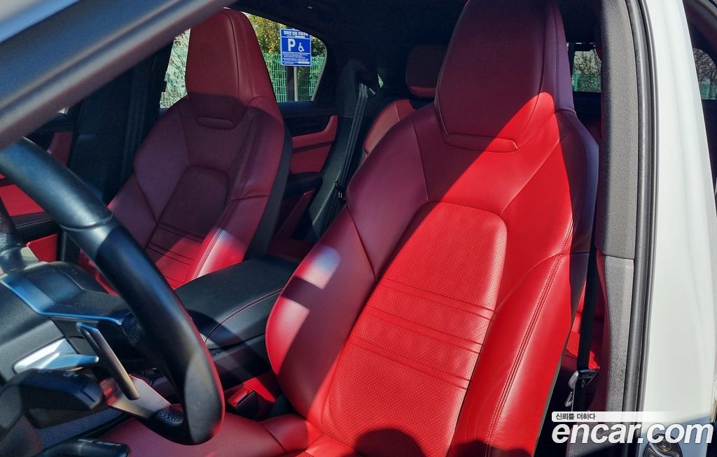 Porsche Cayenne 2021