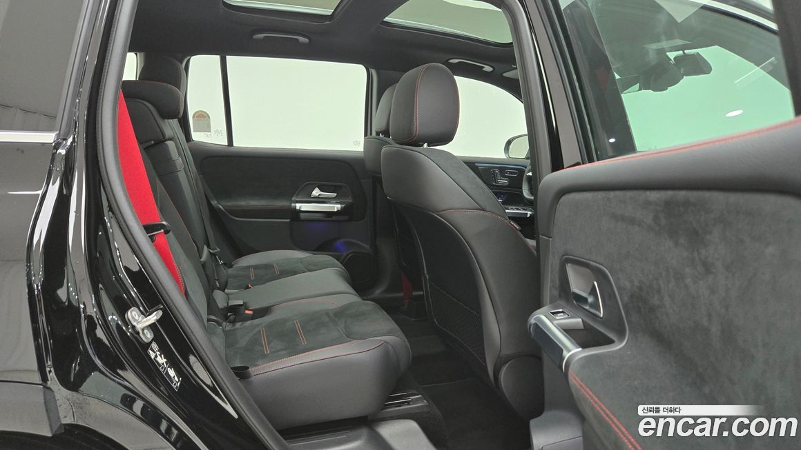 Mercedes-Benz GLB-Class 2025