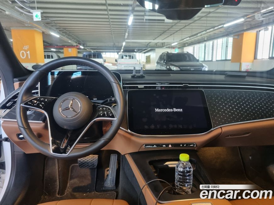 Mercedes-Benz E-Class 2024