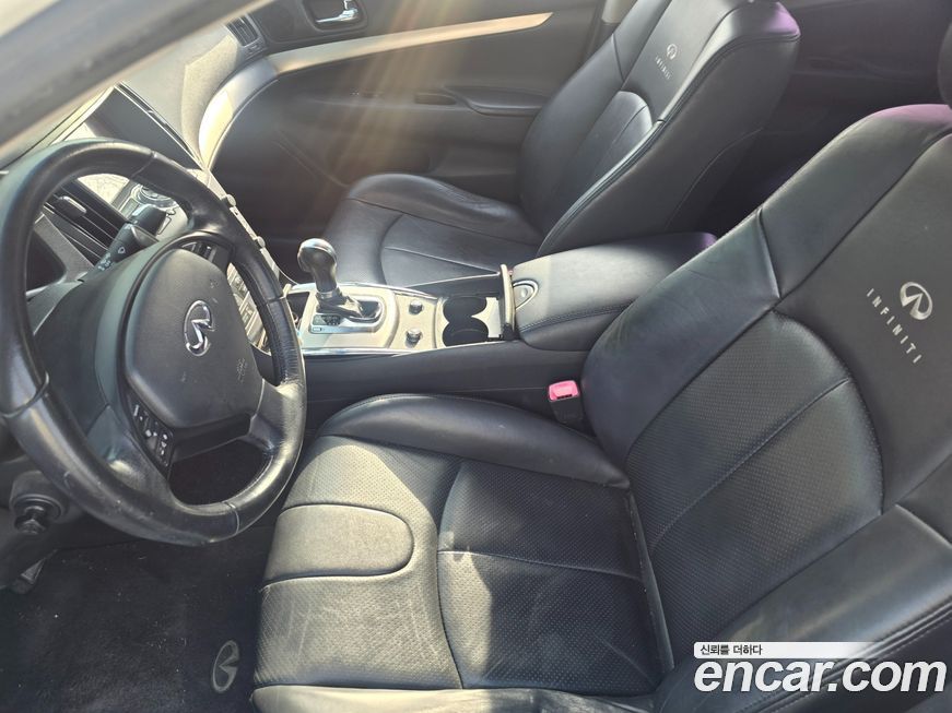 Infiniti G 2010