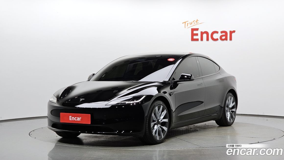 Tesla Model 3 2024
